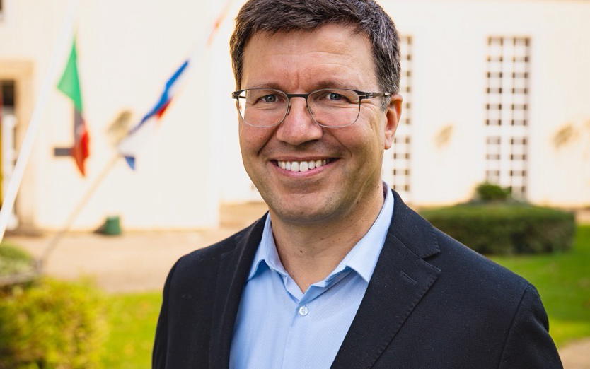 69d2a8b447c288a9a1c8cb2e Groß (A B Konstantin Golombeck)