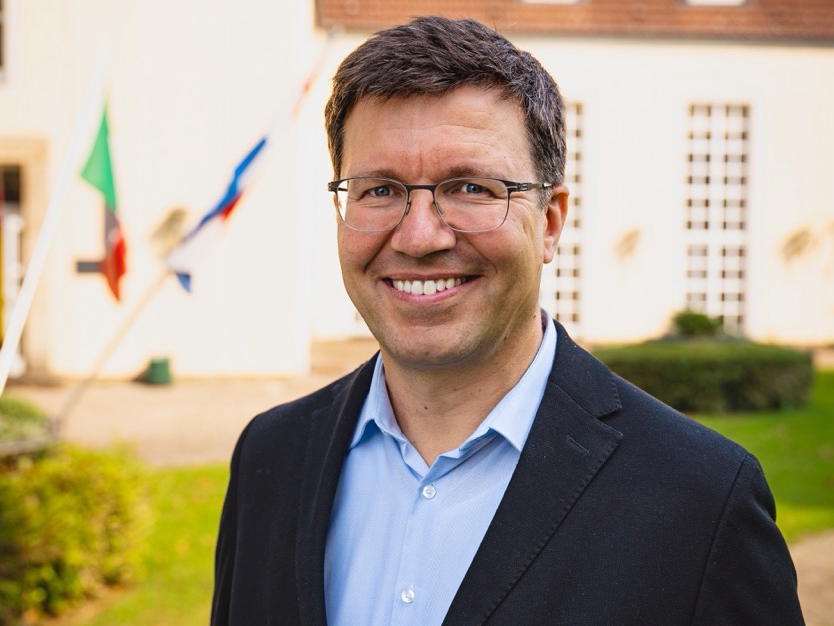 69d2a8b447c288a9a1c8cb2e Groß (A B Konstantin Golombeck)