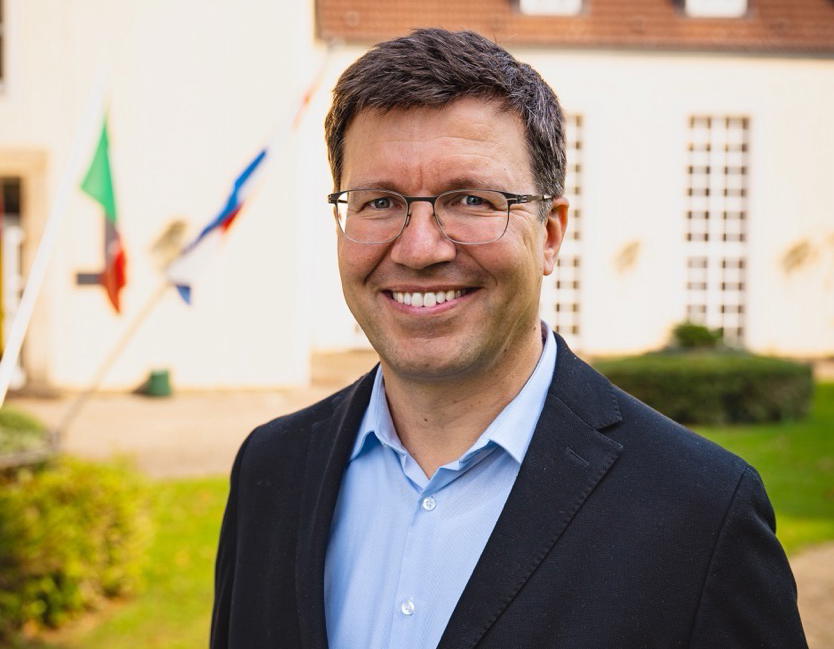 69d2a8b447c288a9a1c8cb2e Groß (A B Konstantin Golombeck)